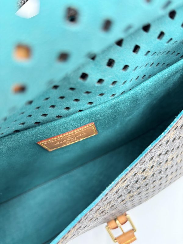 LOUIS VUITTON Saumur Perforated - immagine 9