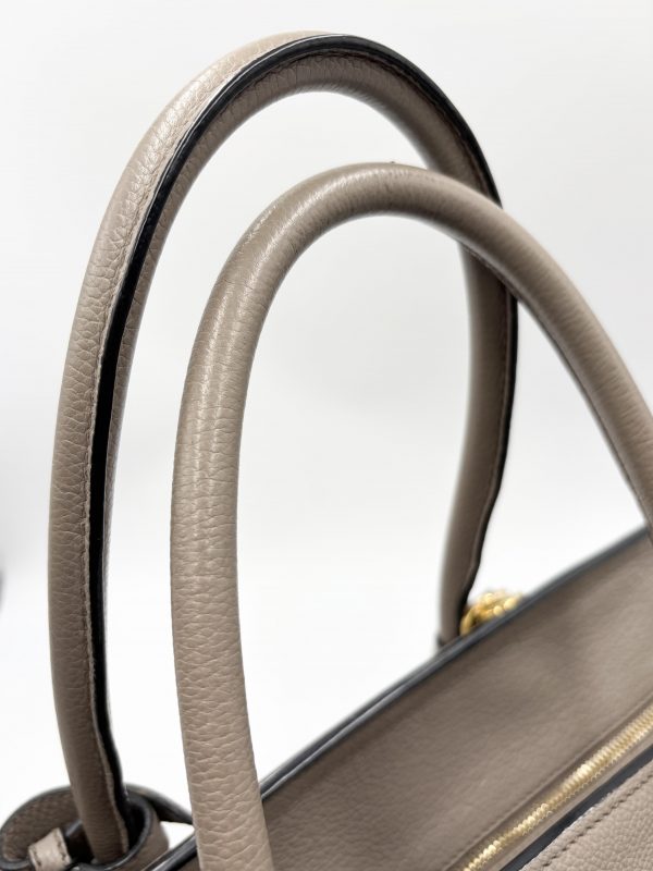 PRADA shopping – Bild 2