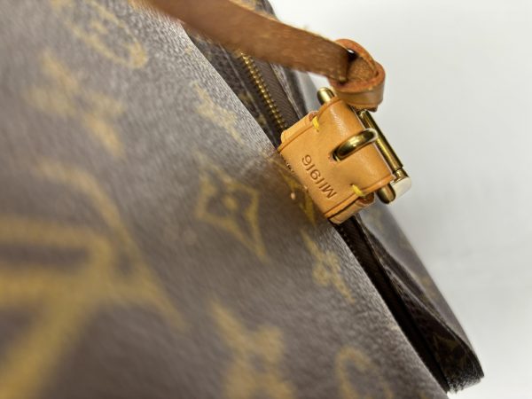 LOUIS VUITTON Montsouris GM - Image 15
