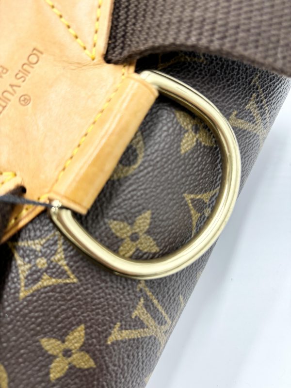 LOUIS VUITTON Montsouris GM - Image 6