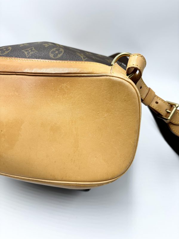 LOUIS VUITTON Montsouris GM - Image 11