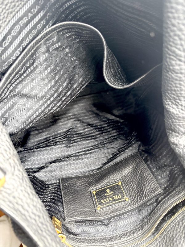 PRADA shopping - Image 2